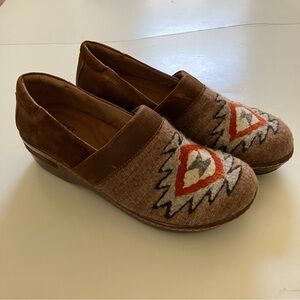 Born Southwest Textile Suede Mules / Clogs. Size 10.